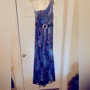 Tony Bowls long formal size 6